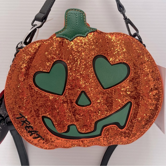 NWT Betsey Johnson Glow In The Dark Halloween Pumpkin Purse - Picture 2 of 14